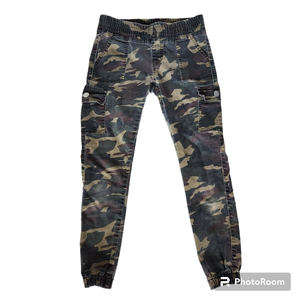 V.I.P. Green Camo Cargo Joggers, Elastic Waist & Hems Size 5/6  Style #2-80267AM
